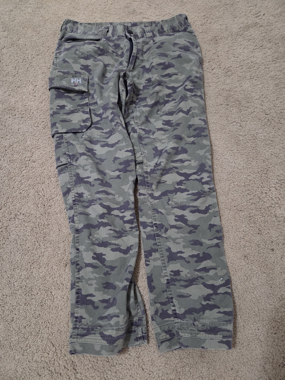 Helly Hansen Men’s Green Camo Cargo Pants